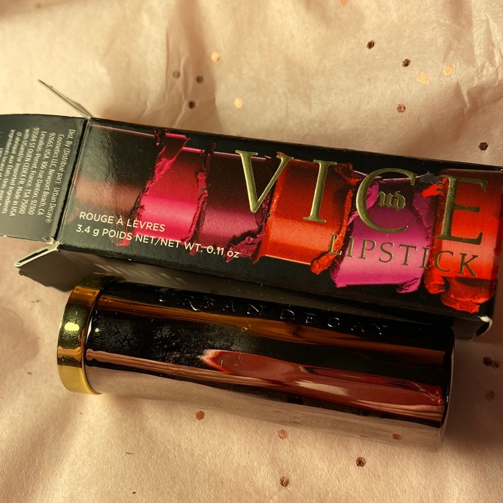 Urban Decay Vice Metallized Lipstick 💄 in Amulet.